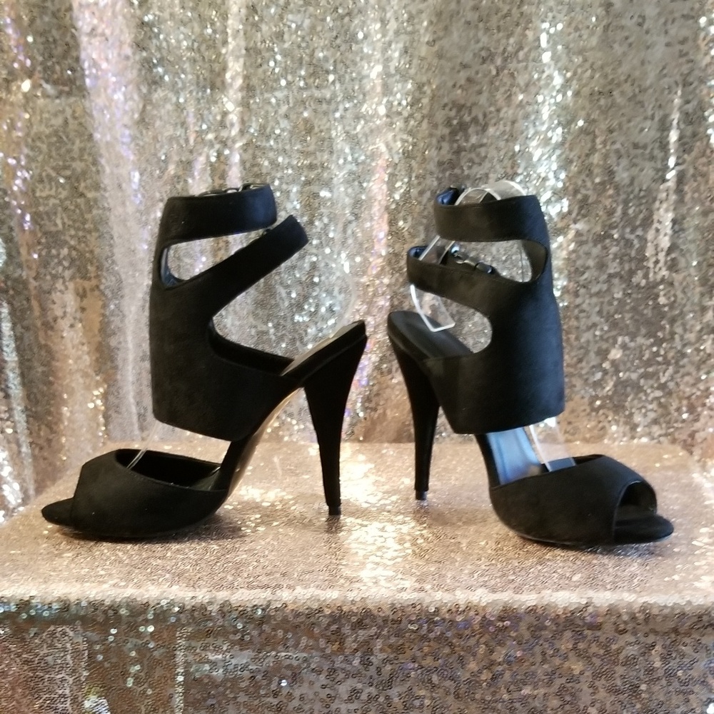 Black Magic Heels!